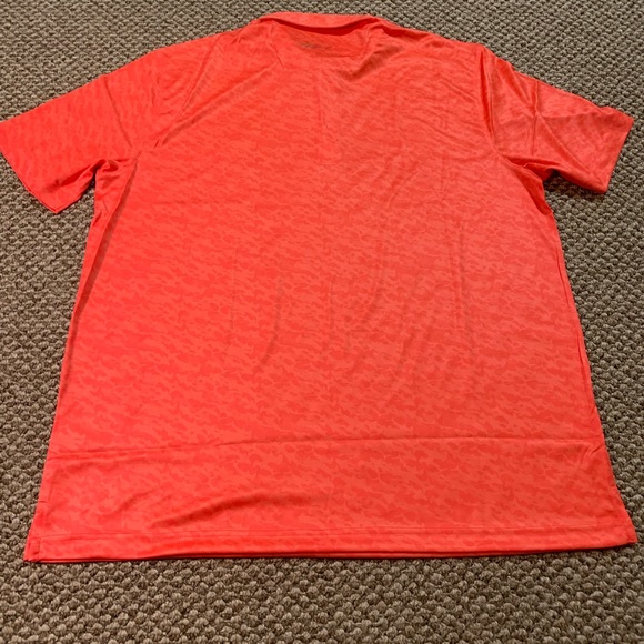 Greg Norman Polo Golf New With Tags. Dot Shark Print. - Picture 3 of 4